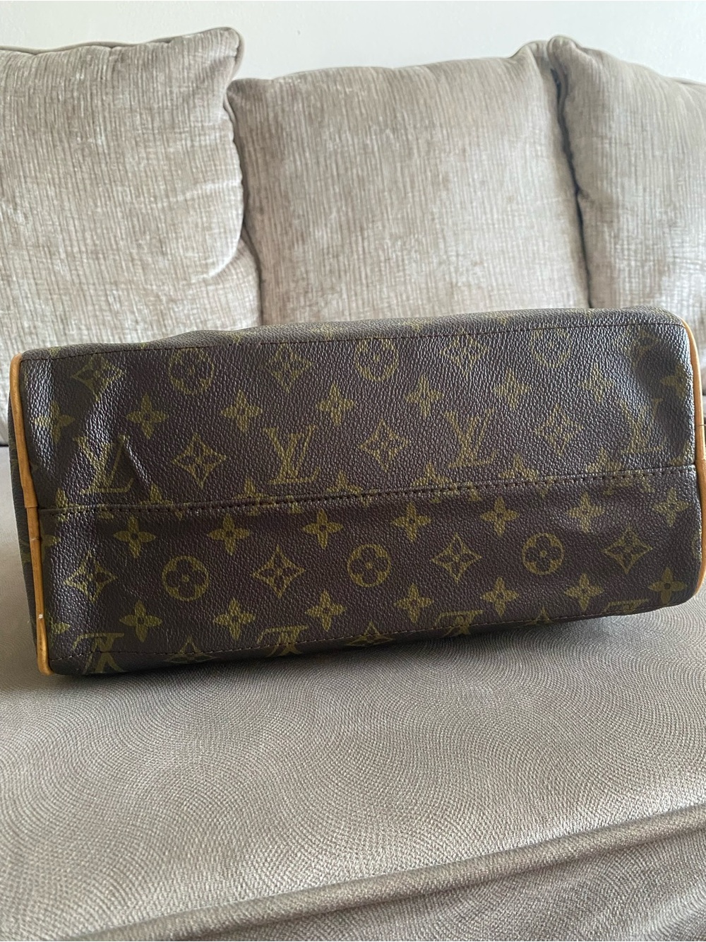 Brown Monogram Canvas Shoulder Bag with Tan Vachetta Trim - Picture 5 of 8